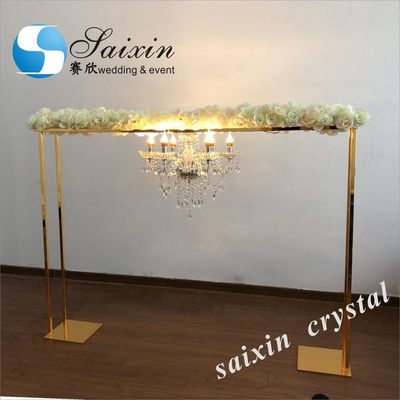 1.8m large shiny gold metal flower stand with battery working crystal chandeliers for wedding table decoration