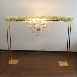 1.8m large shiny gold metal flower stand with battery working crystal chandeliers for wedding table decoration