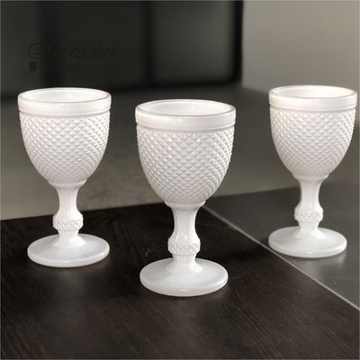 Hot Sale elegant Diamond Design Thick  White Wine Glasses For Wedding Event